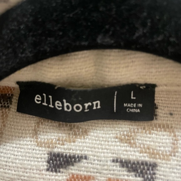 Aztec Shacket - Picture 2 of 2